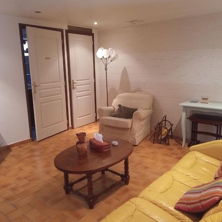 F2 Classe 3 Etoiles Vue Montagne, Exterieur Clos آرلس-سور-تك المظهر الخارجي الصورة