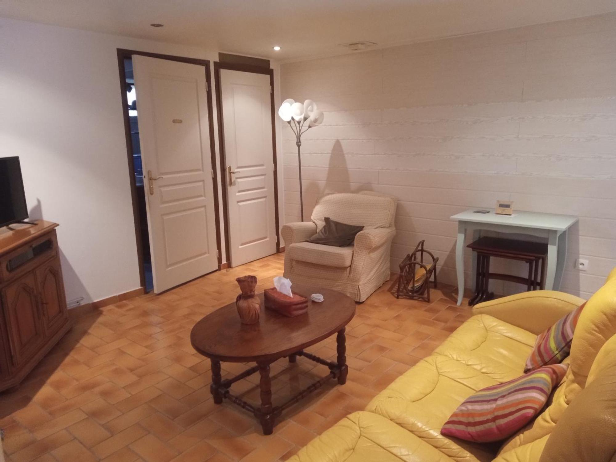 F2 Classe 3 Etoiles Vue Montagne, Exterieur Clos آرلس-سور-تك المظهر الخارجي الصورة